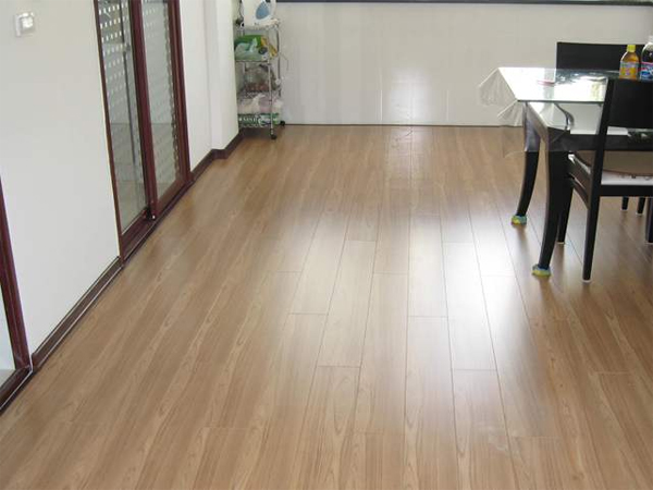 東莞(guan)清(qing)潔公(gong)司認(rèn)(ren)準(zhǔn)亮佳清(qing)潔