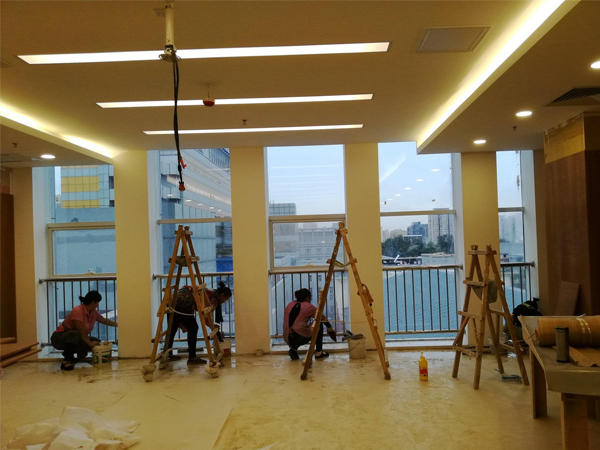 東莞(guan)清潔(jie)公(gong)司(si)認(rèn)準(zhǔn)亮(liang)佳清(qing)潔